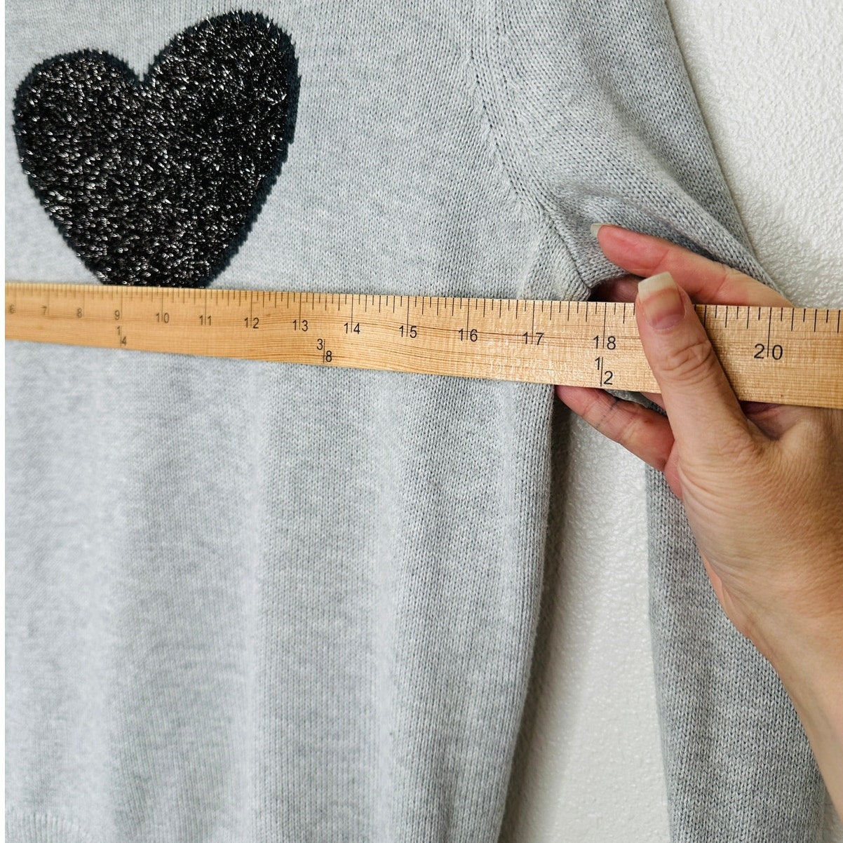 Gap Light Gray Metallic Heart Intarsia Crewneck Pullover Long Sleeve Sweater S