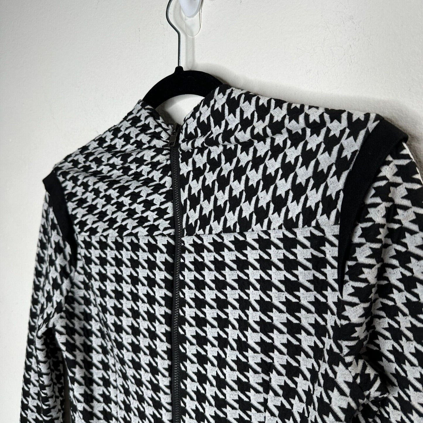 Black & White Houndstooth VNeck Long Sleeve Ruche Zip Waist Fitted Mini Dress M