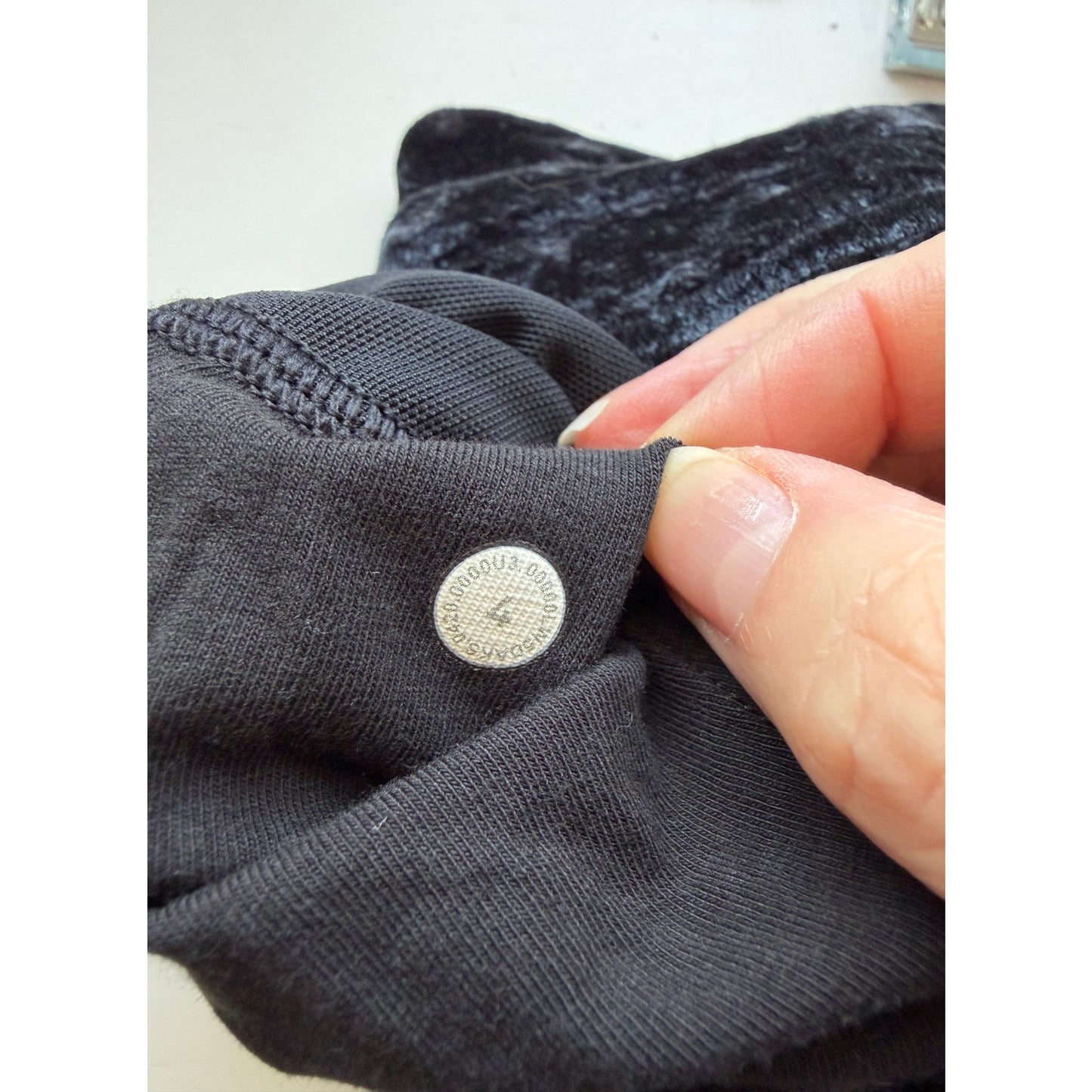 Lululemon Ready to Crush Velvet Jogger Pants Black Women's Size 4