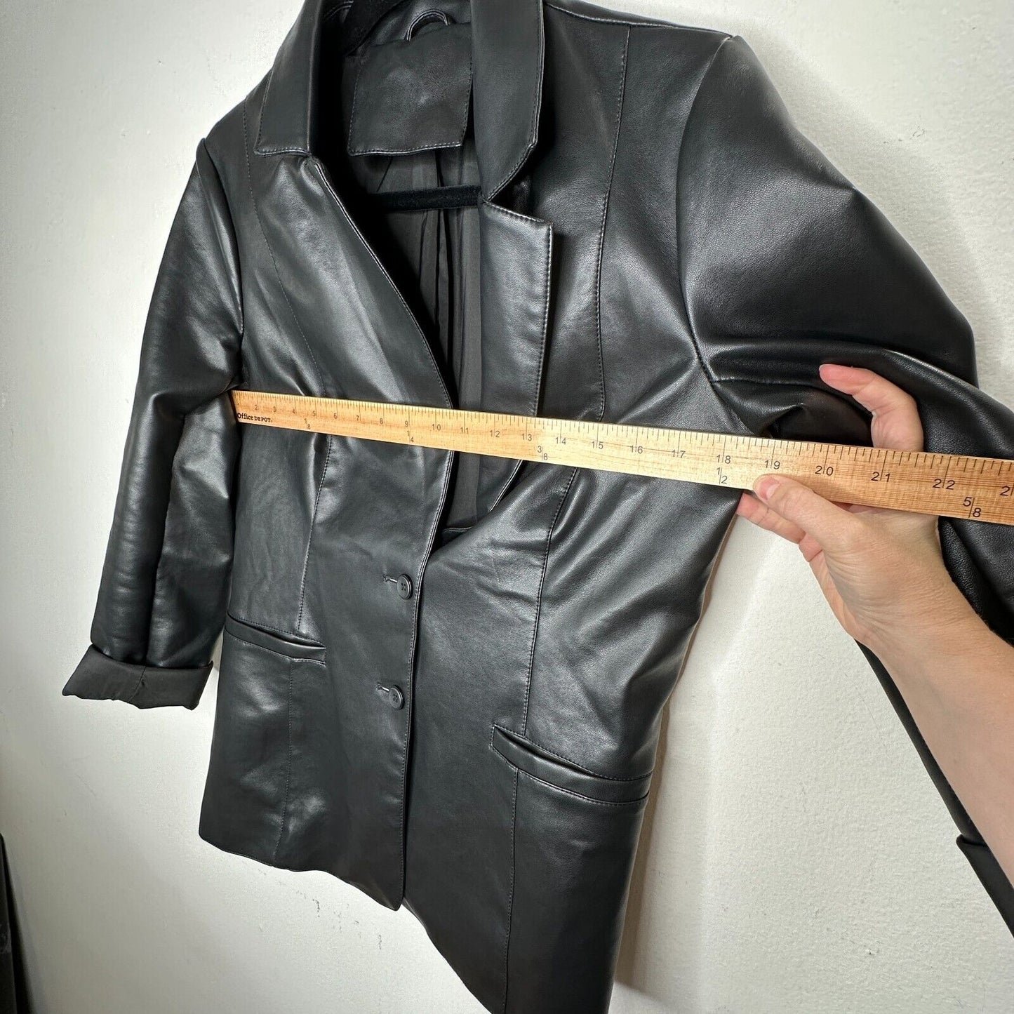 Black Leatherette 2-Button Narrow Lapel Welt Pockets Button Sleeve Blazer Medium