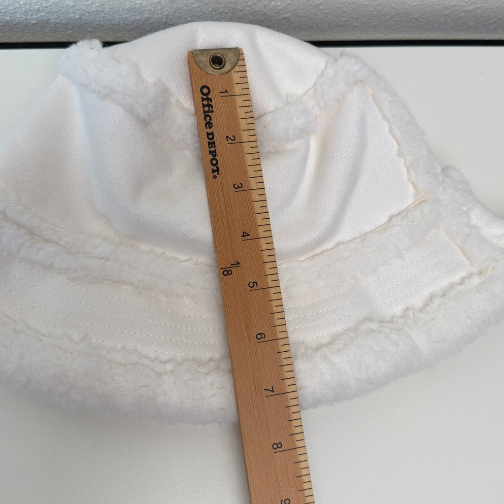 Alo Yoga Ivory Winterfun Bucket Hat Women M/L
