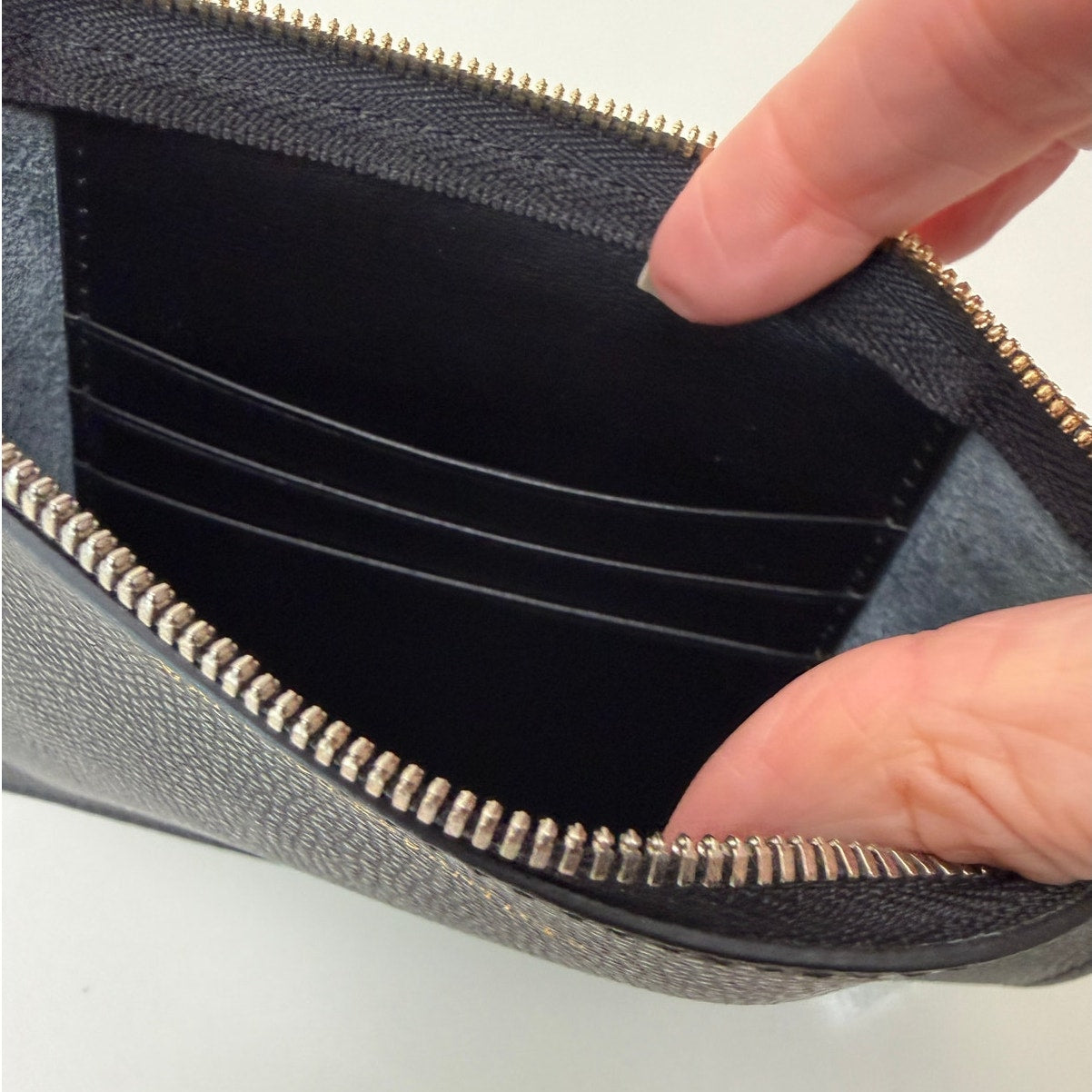 NWOT Want Les Essentiels Black Leather Zip Wallet Clutch Pouch