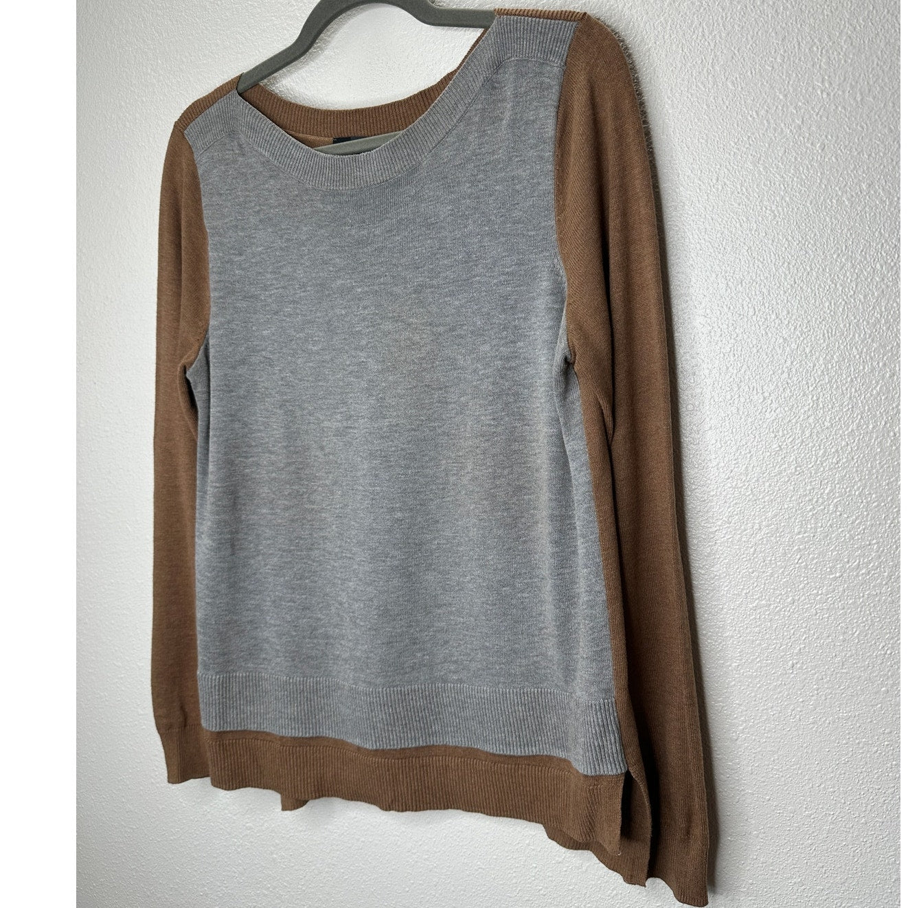 The Limited Gray & Nutmeg Brown Color Block Round Neck Long Sleeve Sweater M
