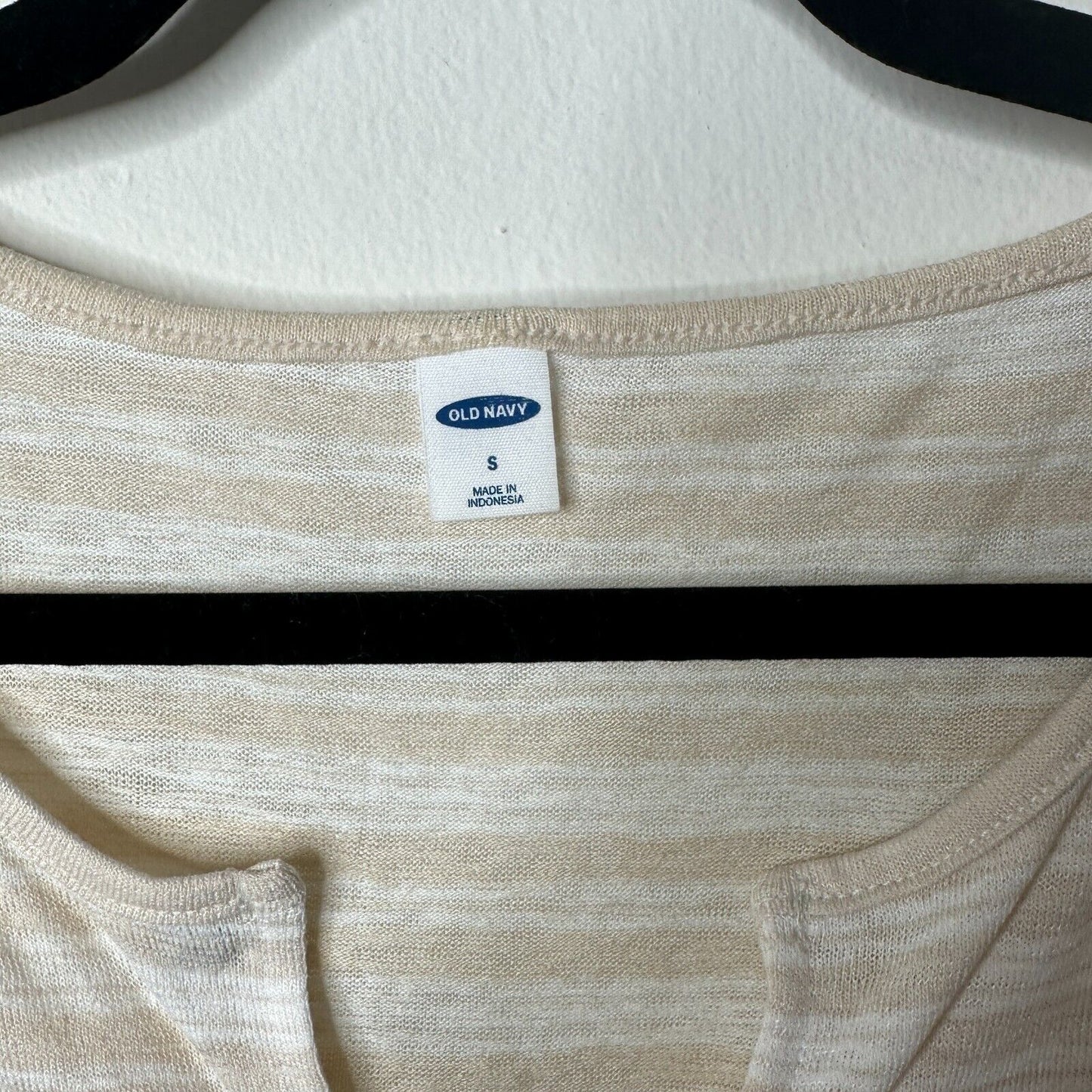 Old Navy Cream and White Striped V-Split Neck Tee Blouse Capped Sleeve Small