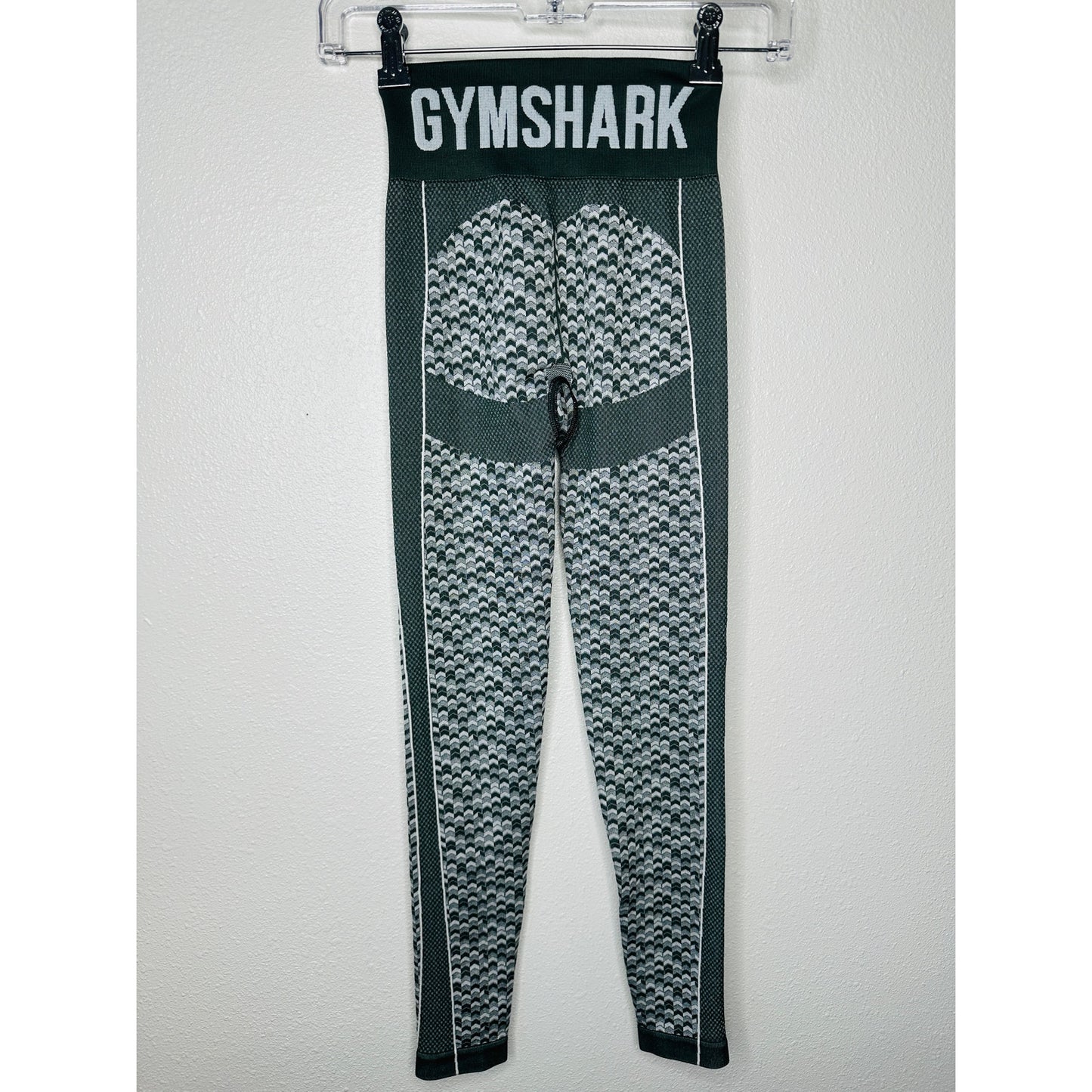 Gymshark Olive Green Booty Enhancing Leggings XS – High Waist Arrow Print