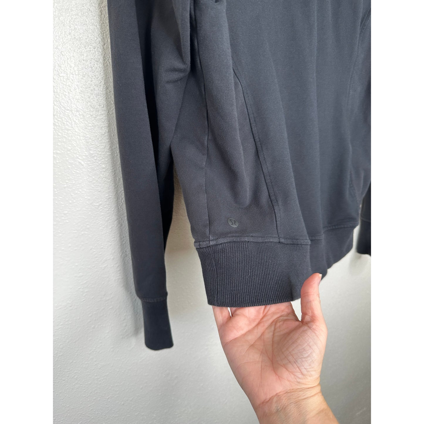Lululemon Washed Black Long Sleeve Pullover Front Pocket Hoodie Sweater 4