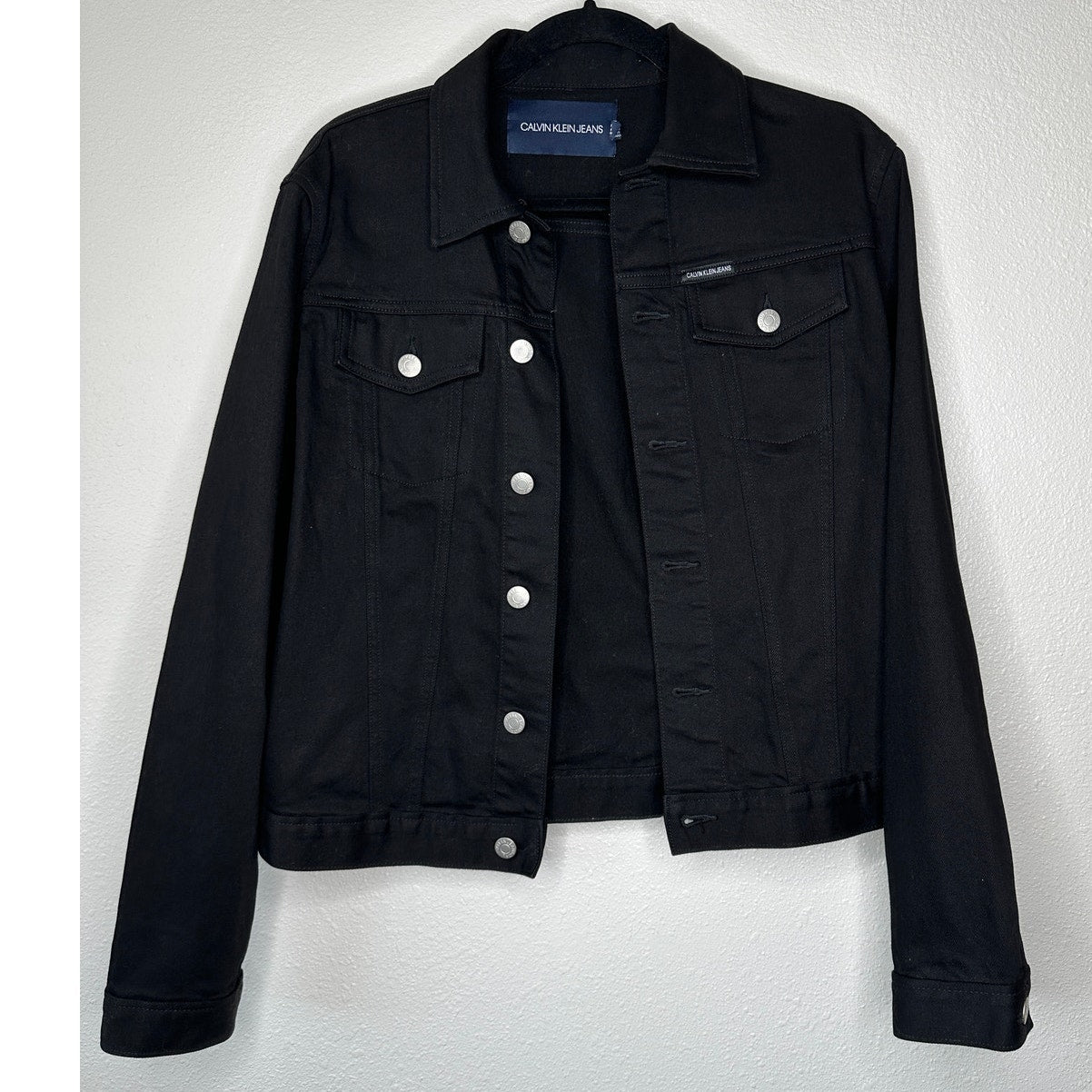 Calvin Klein Jet Black Denim Silver Button Front Collared Crop Jean Jacket M