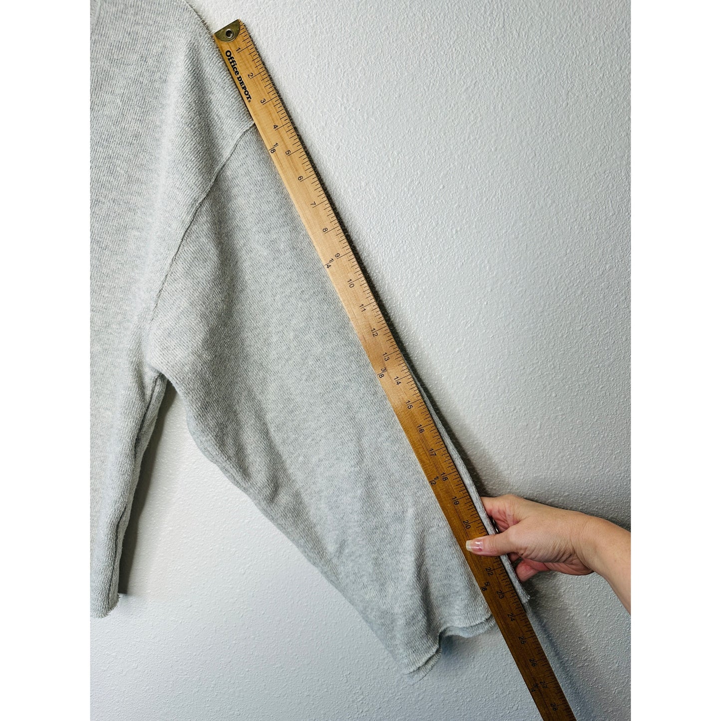 Zara Light Gray Long Sleeve VNeck Double Raw Hem Crop Sweater S