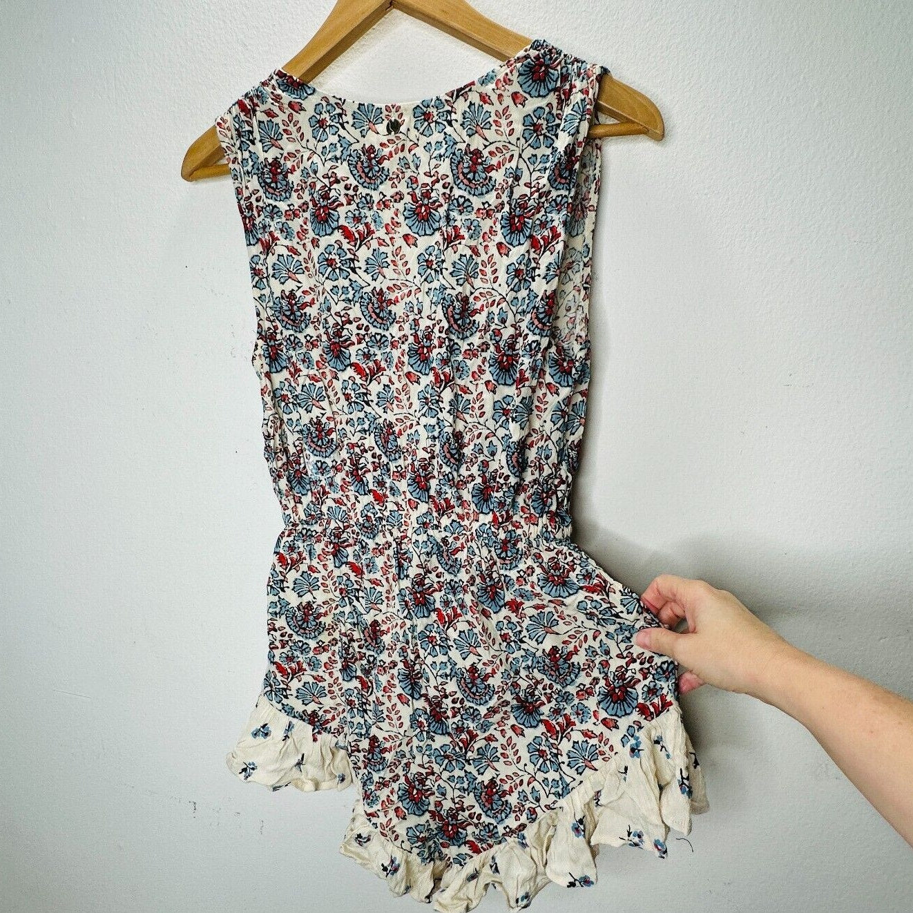 Billabong Cream Dusty Blue & Red Faux Wrap Deep-V Ruffle Hem Sleeveless Romper M