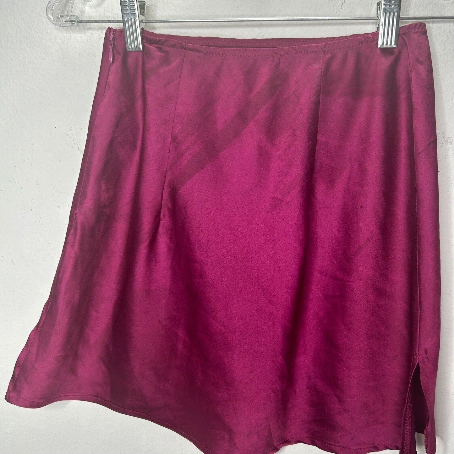 Magenta Satin Side-Zip Flowy Mini Skirt with Side Slit S