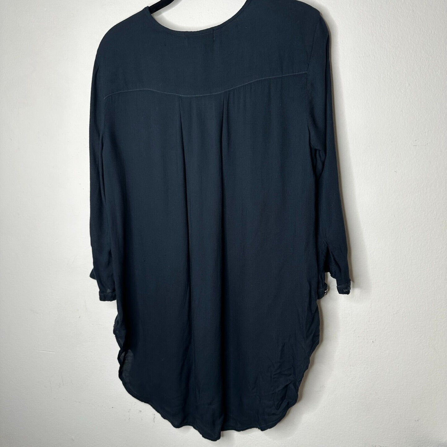 Cloth & Stone Black Henley Half-Button Long Sleeve V-Neck Shirt Tail Hem Top SM