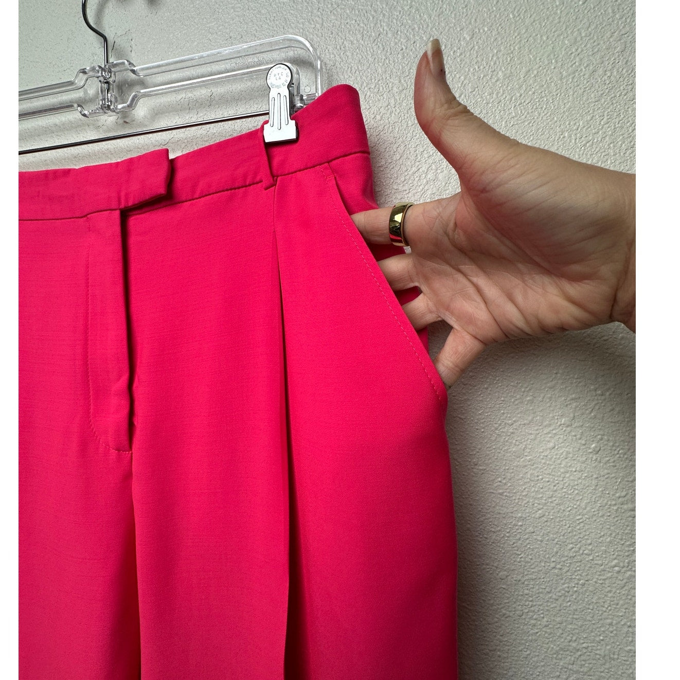 Alexander McQueen Coral Pink Pleated Trousers Women size 10