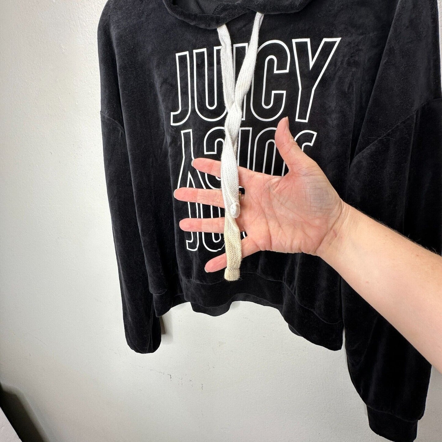 Juicy Couture Black Velour Long Sleeve Oversize Hoodie White Juicy Logo S