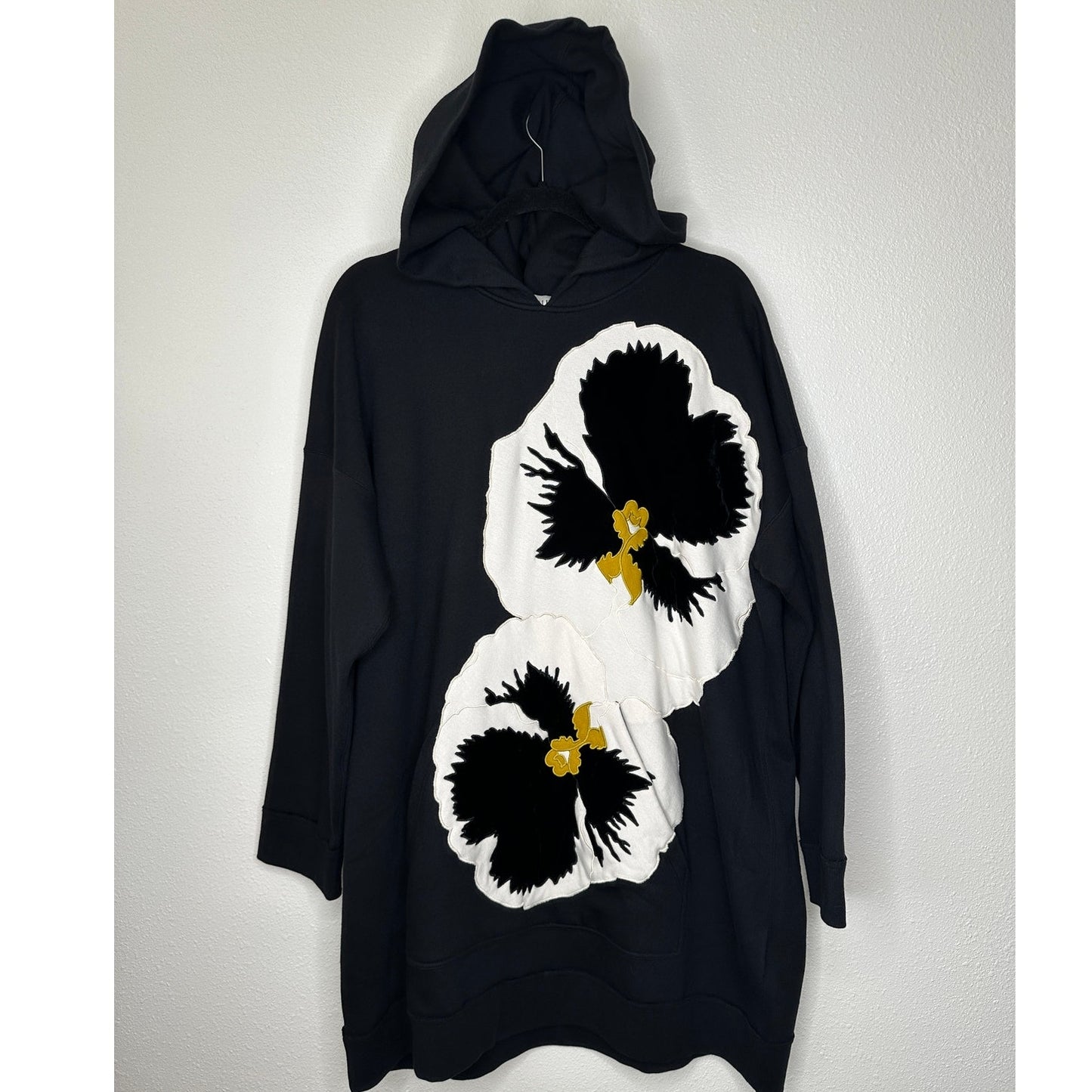 Valentino Garavani Black Hoodie Embroidered White Pansy Patches M