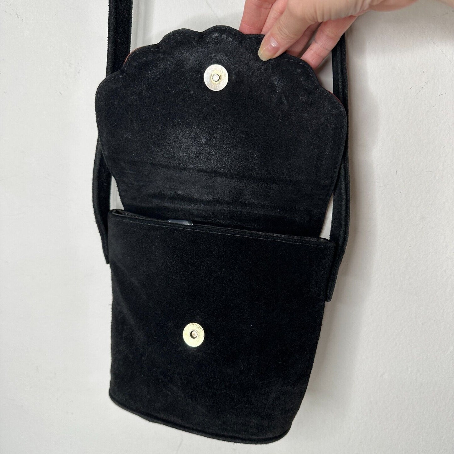 Cab Blanche Shell Canteen Black Suede Rainbow Clamshell Fold Crossbody Purse