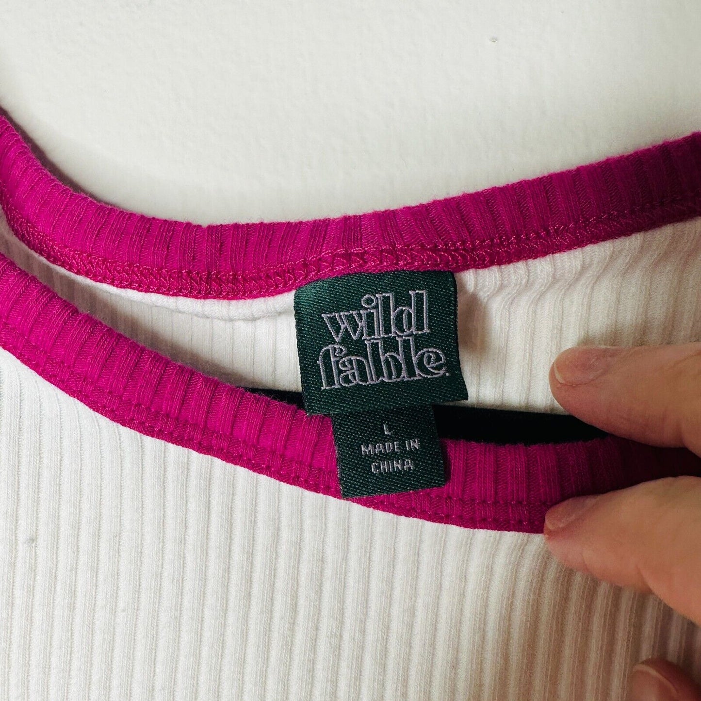Wild Fable Sassy White Rib Knit Racer Tank Crop Top Pink & Purple Neck Trim L