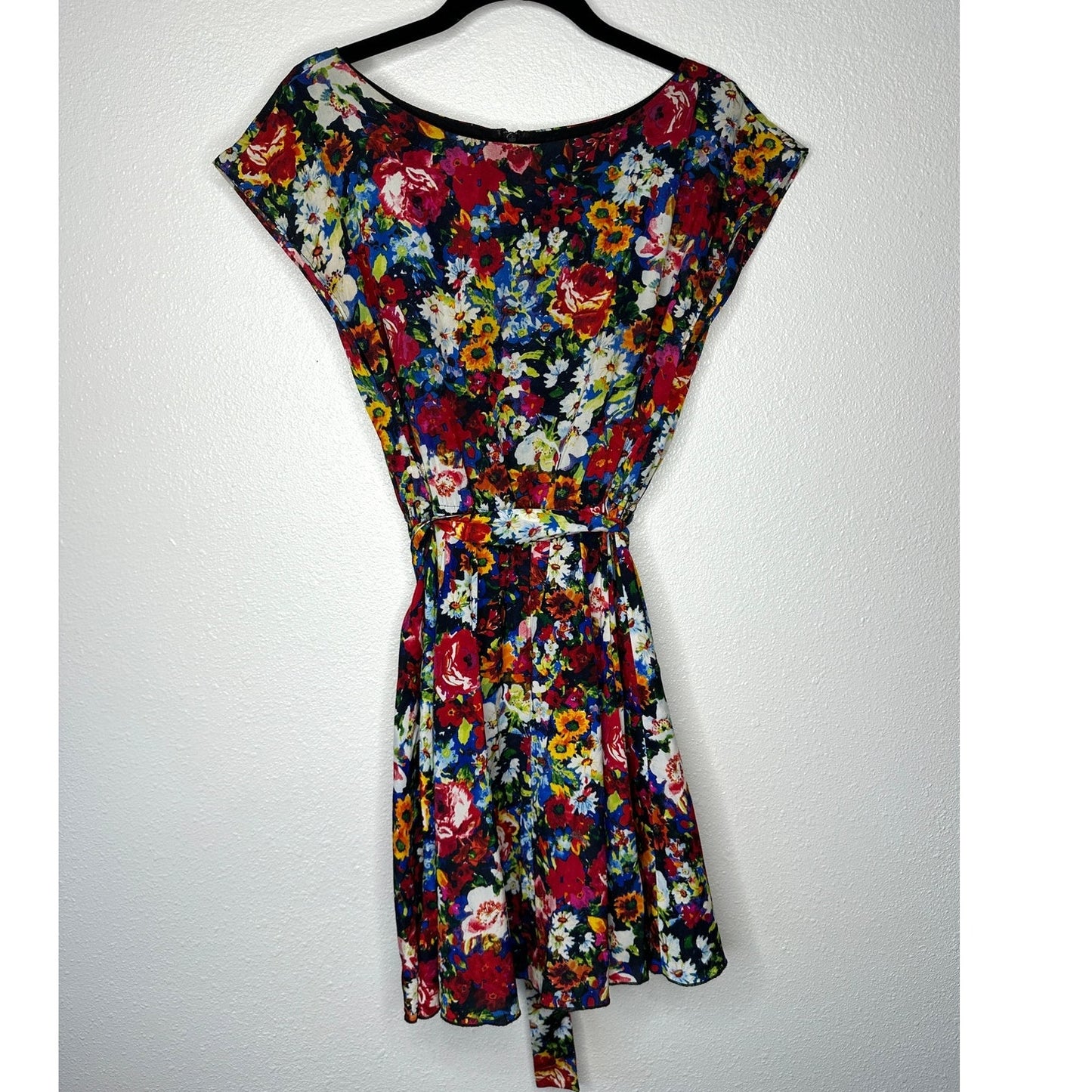 Alice + Olivia Silk Matilda Bouquet Floral Scoop Neck Tie Belt Back Zip Blue Red Dress