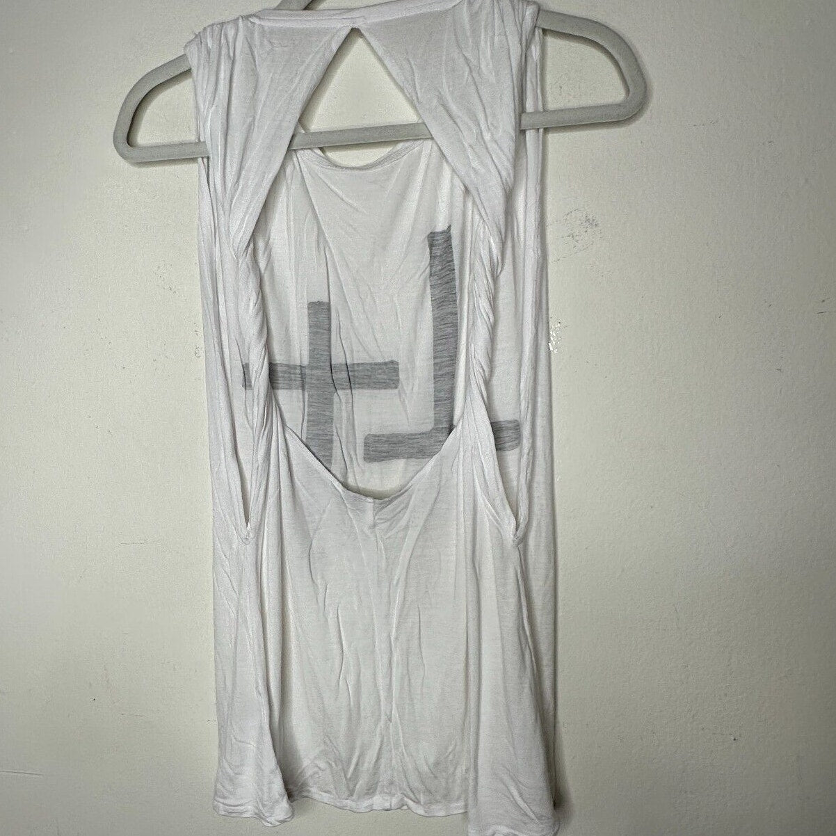 RARE Stylestalker White Sleeveless Crew Neck Cross Twisted Open Back Tee Size 8