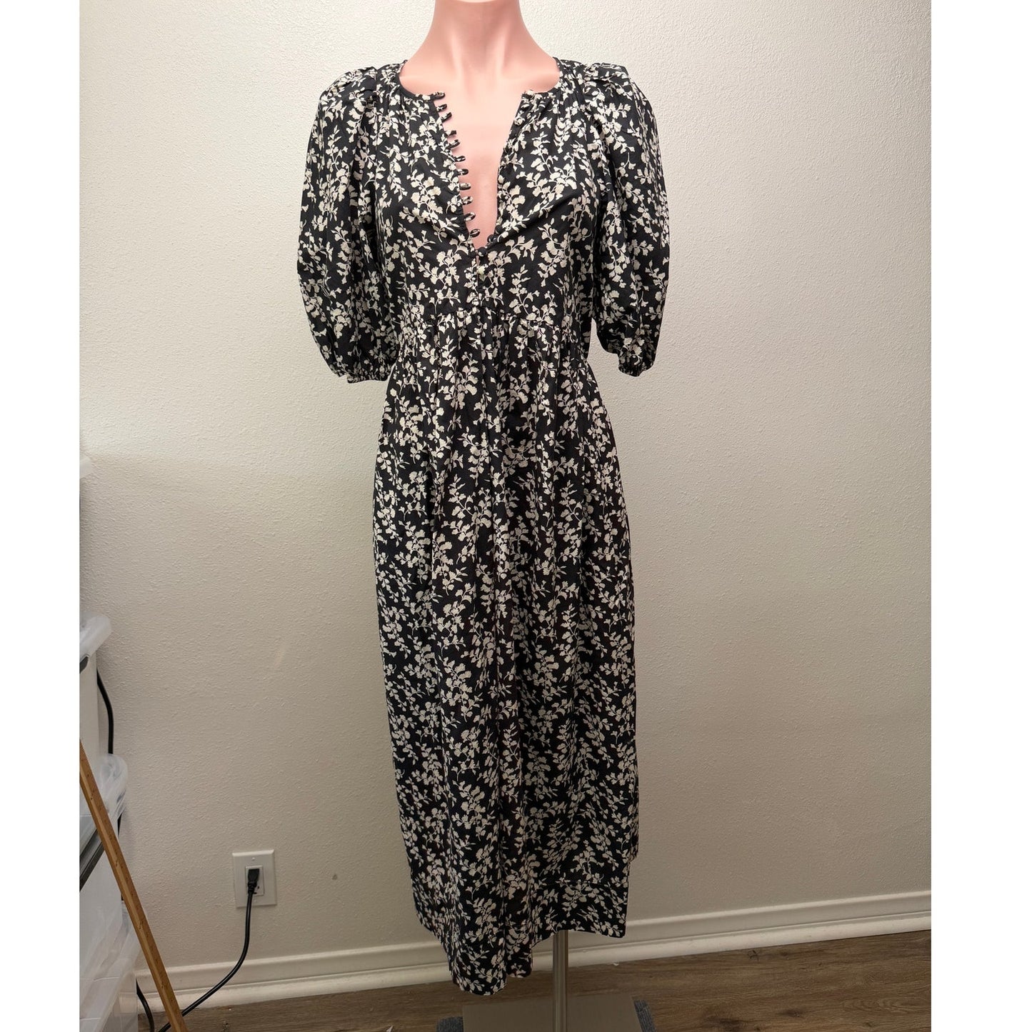The Great Dress Black Ivory Floral Midi Women US 0 Button Front