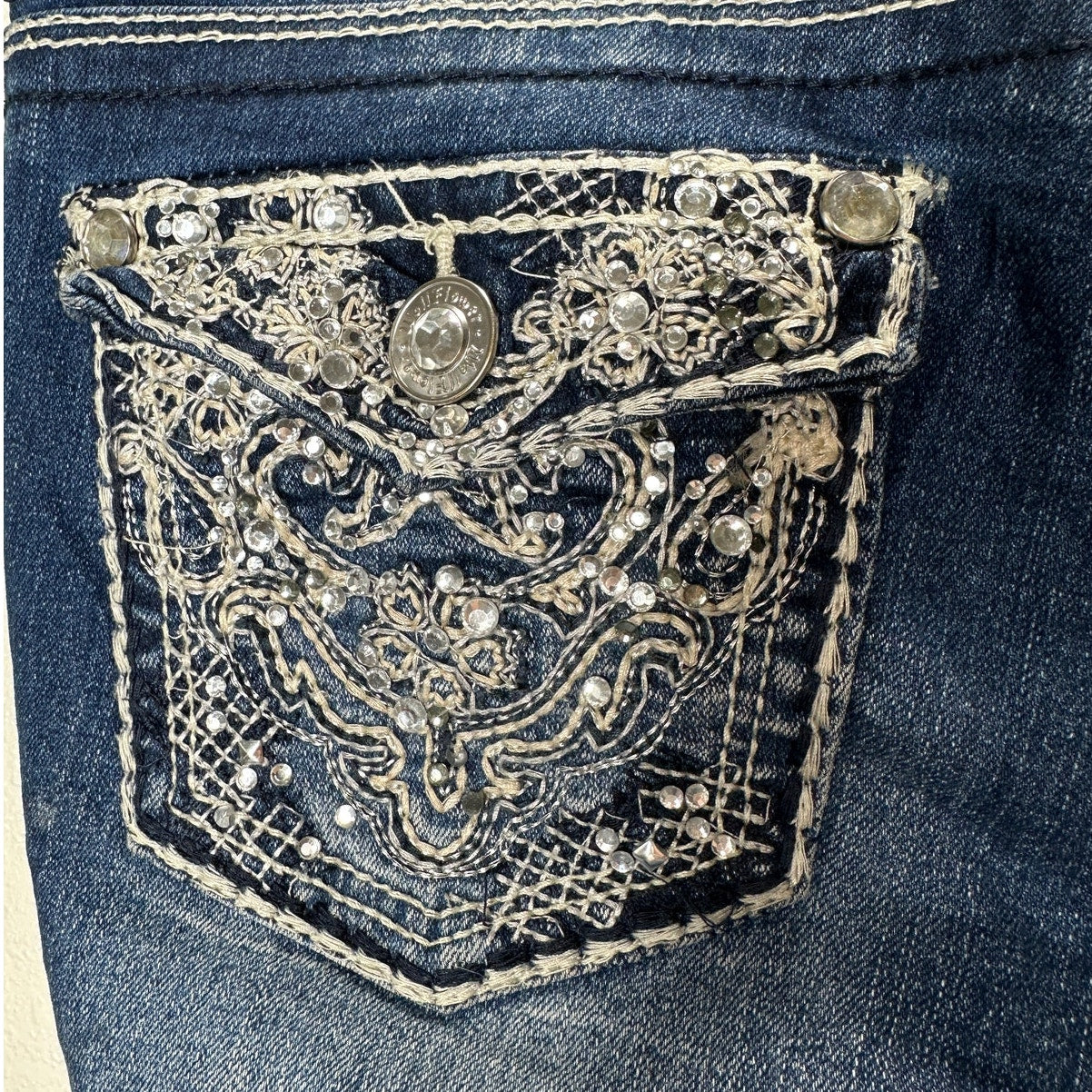 Wallflower Dark Blue Wash Low Rise Whiskered Embroidered Crop Jean 28