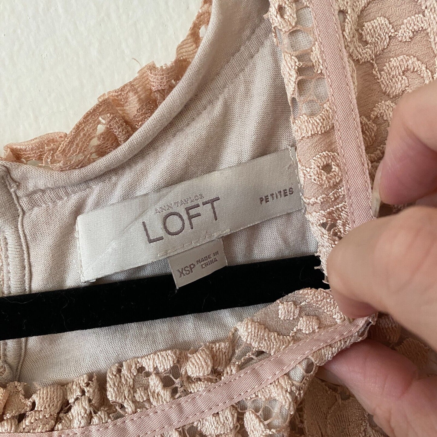 LOFT Flowy Dusty-Rose Floral Lace Lined Sleeveless Blouse Key Hole Back XSP