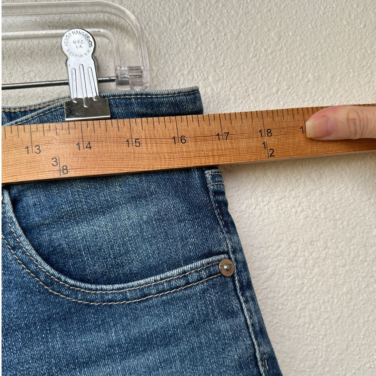 AG women’s The Prima cigarette leg jeans medium wash raw cuffed hem US 32R