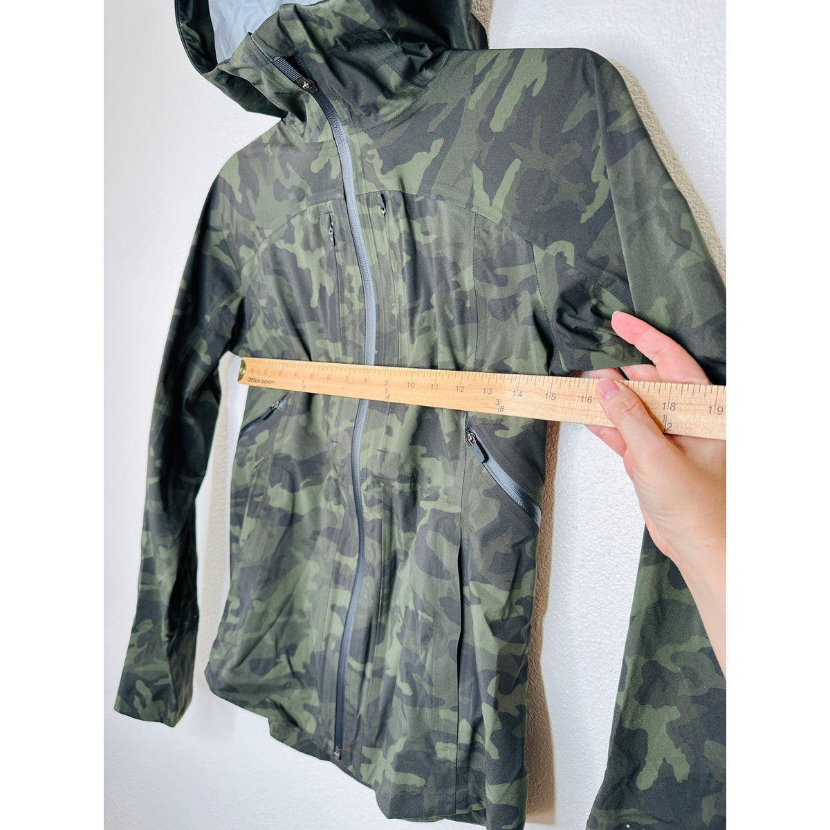 Lululemon Olive Green & Black Camo Print Front Zip Hooded Jacket 2