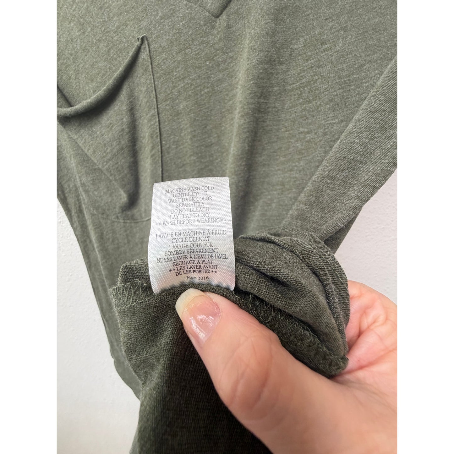 NWT William B Olive Pocket V Neck Tee Womens S