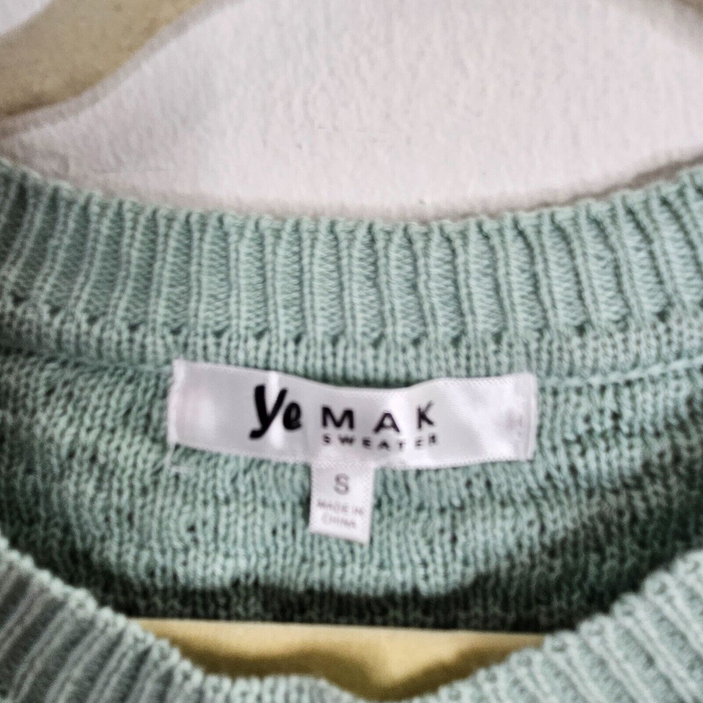 Ye Mak Mint Green Classic Casual Button Front Crew Neck Knit Crop Sweater Small