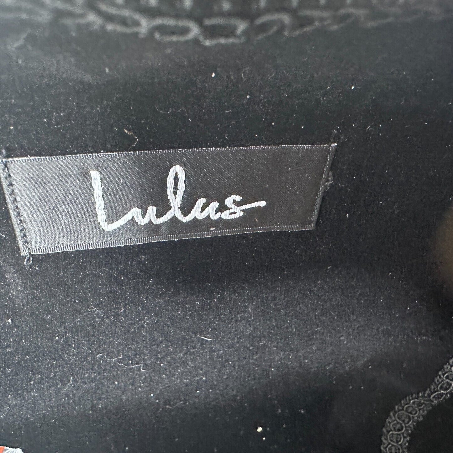 Lulu's Silver Metallic Krinkle Box Snap Close Clutch Purse & Chain Strap
