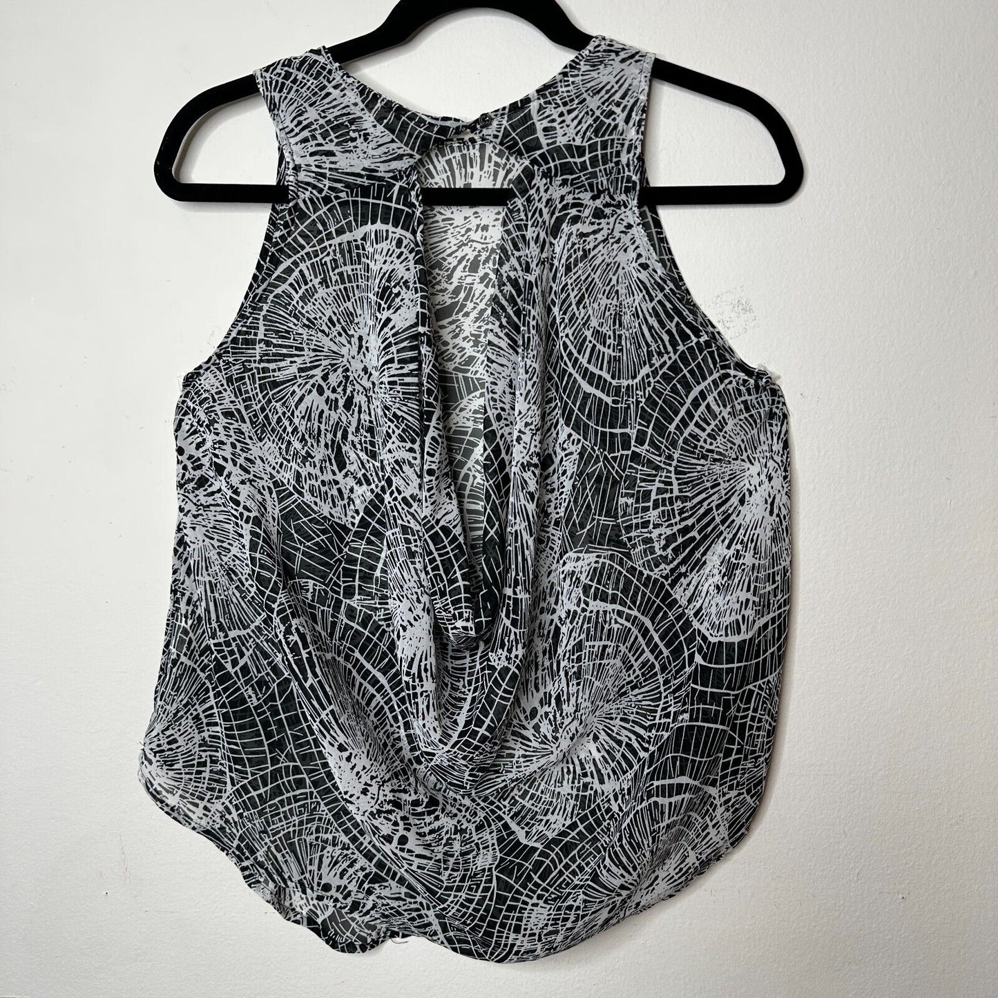 Ovi Black & White Wood Circle Design Keyhole Draped Back Sleeveless Blouse Small