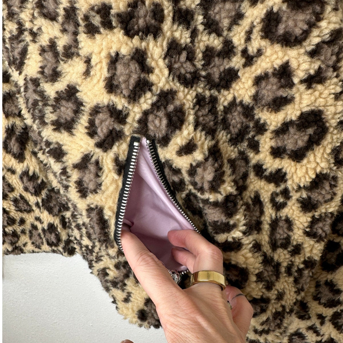 NWT DUO LTD Zinko Beige & Black Cheetah Print Fuzzy Long Sleeve Jacket L