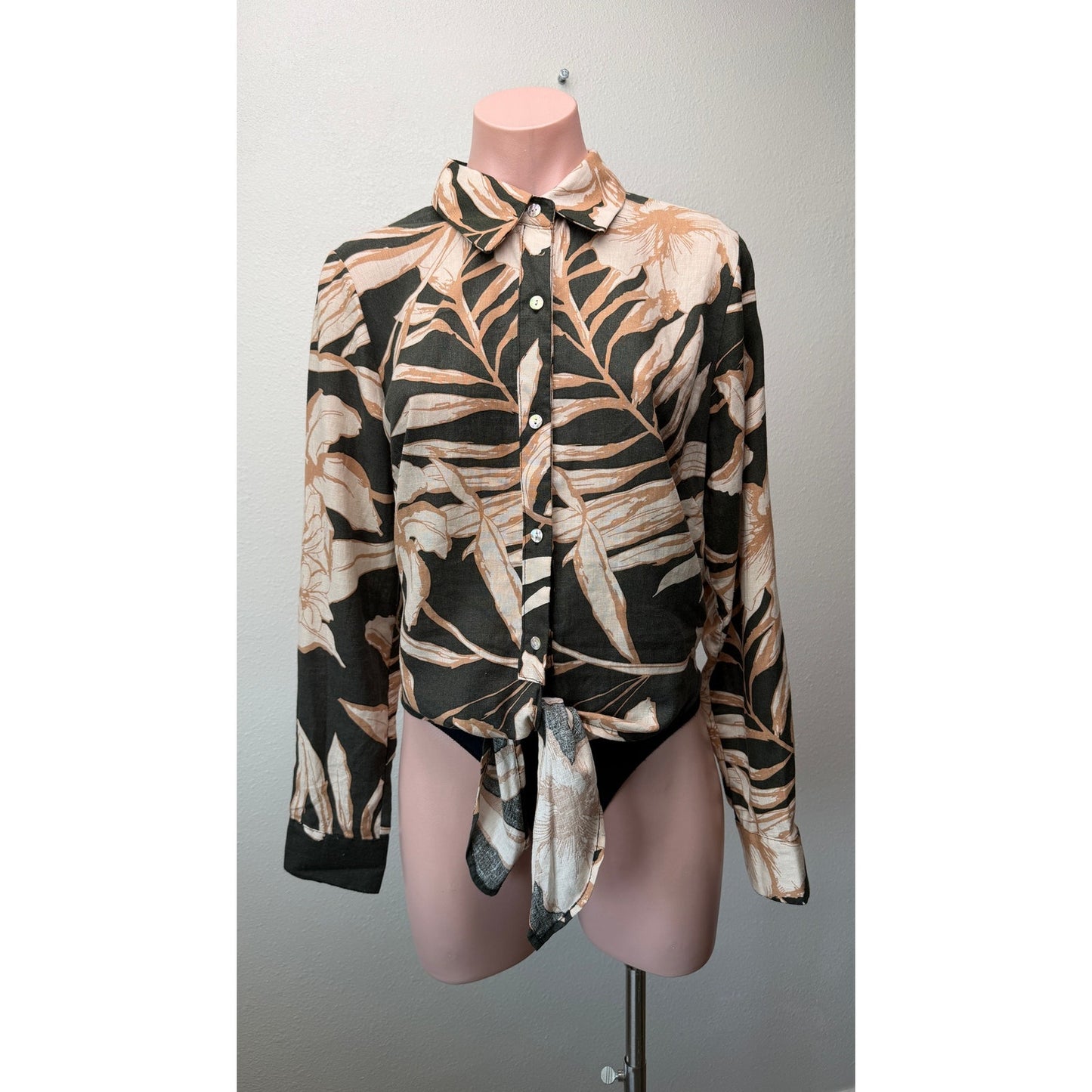 Rachel Zoe Black Tan Floral Tie Front Shirt Womens M