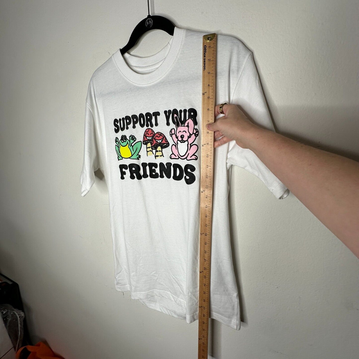 RARE Chinatown Market White Support Your Friends Graphic T-Shirt Medium