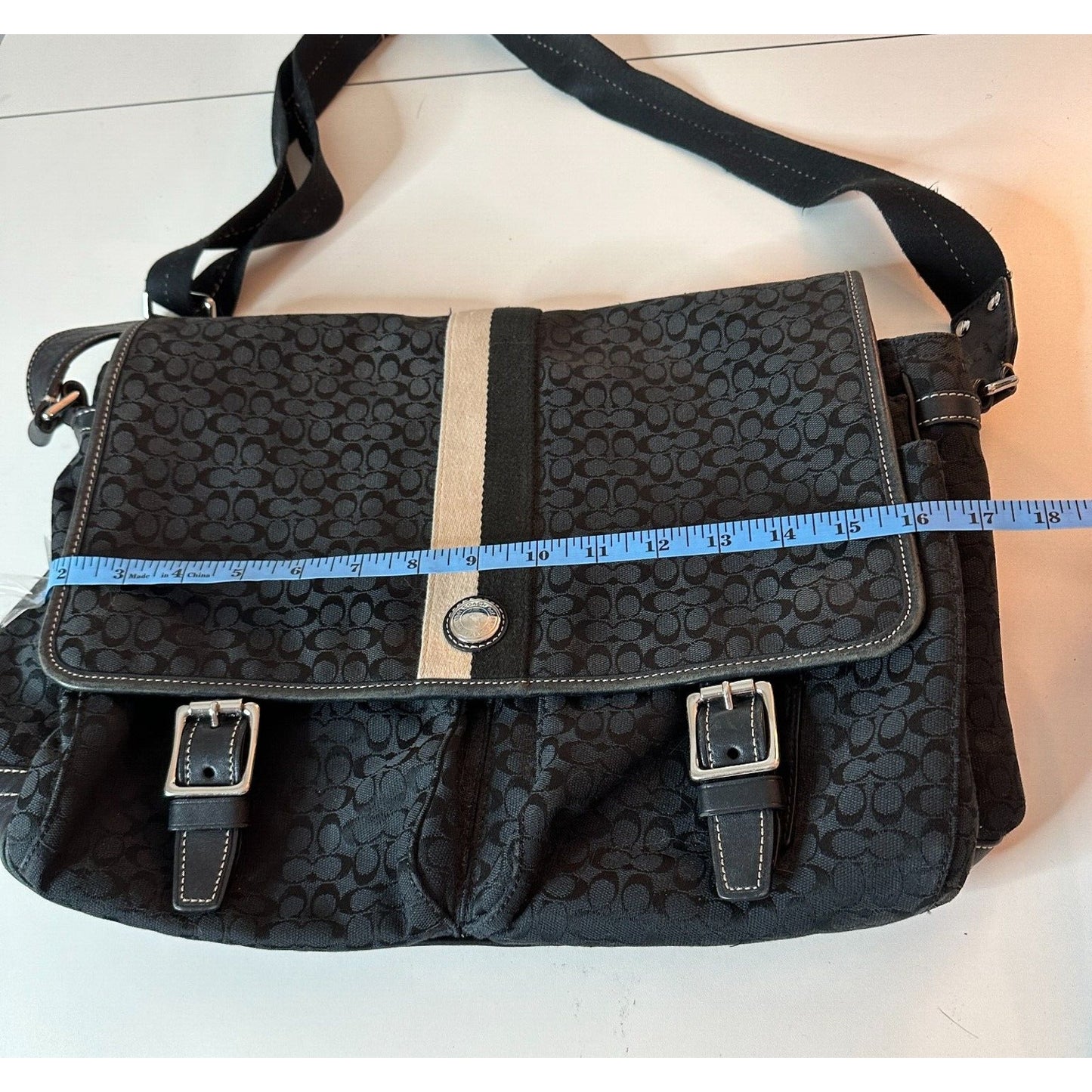 Coach Signature Black & Tan Voyager Messenger Buckled Shoulder Bag Blue Interior