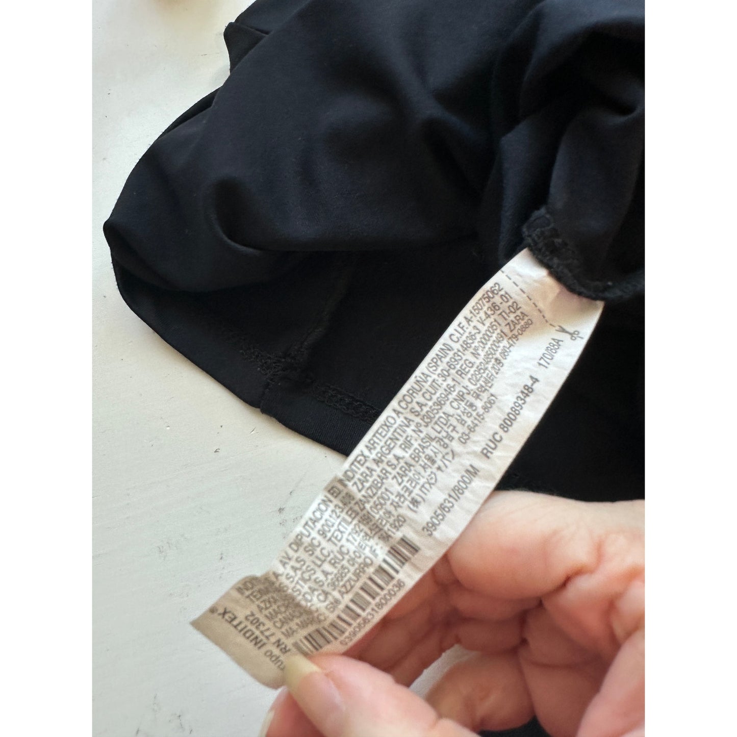 ZARA Black Stretchy Tank Top M – Scoop Neck Sleeveless Fitted Basic