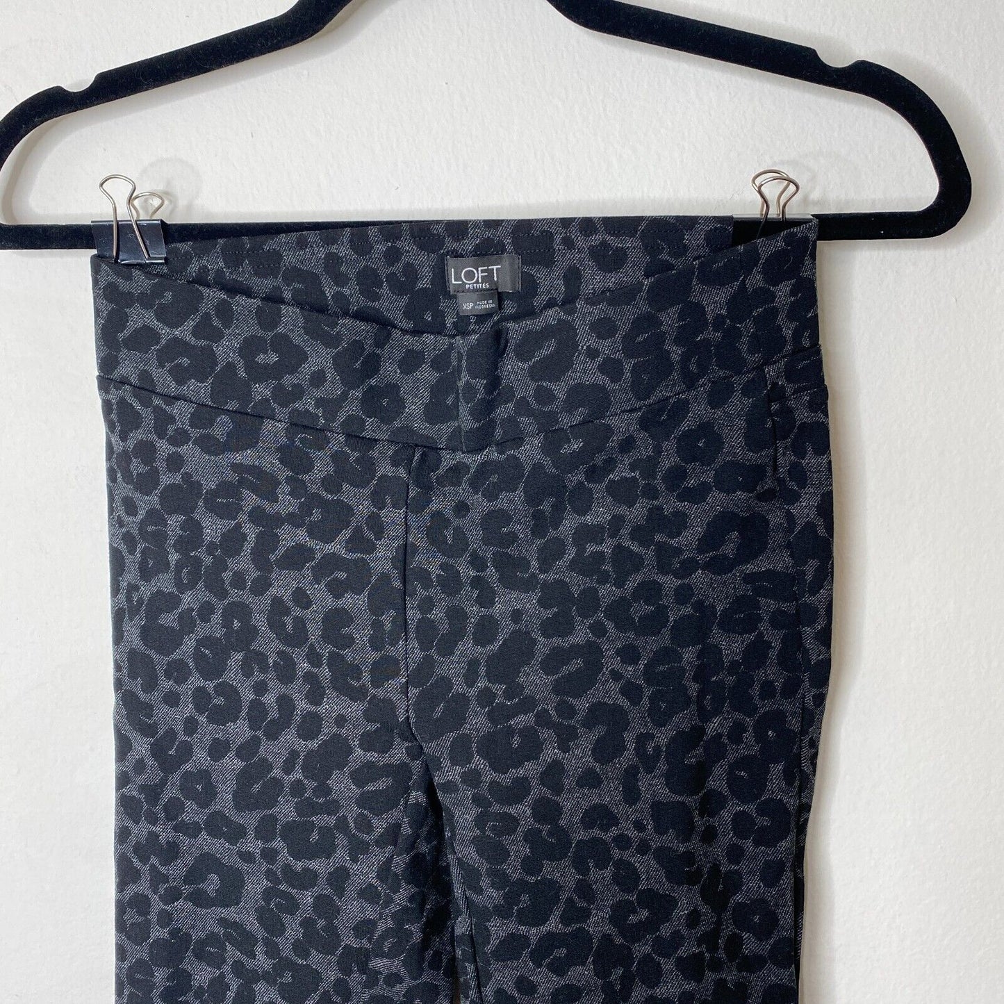 Loft Black and Gray Muted Leopard Print Ponte Leggings Jeggings High Waist XSP