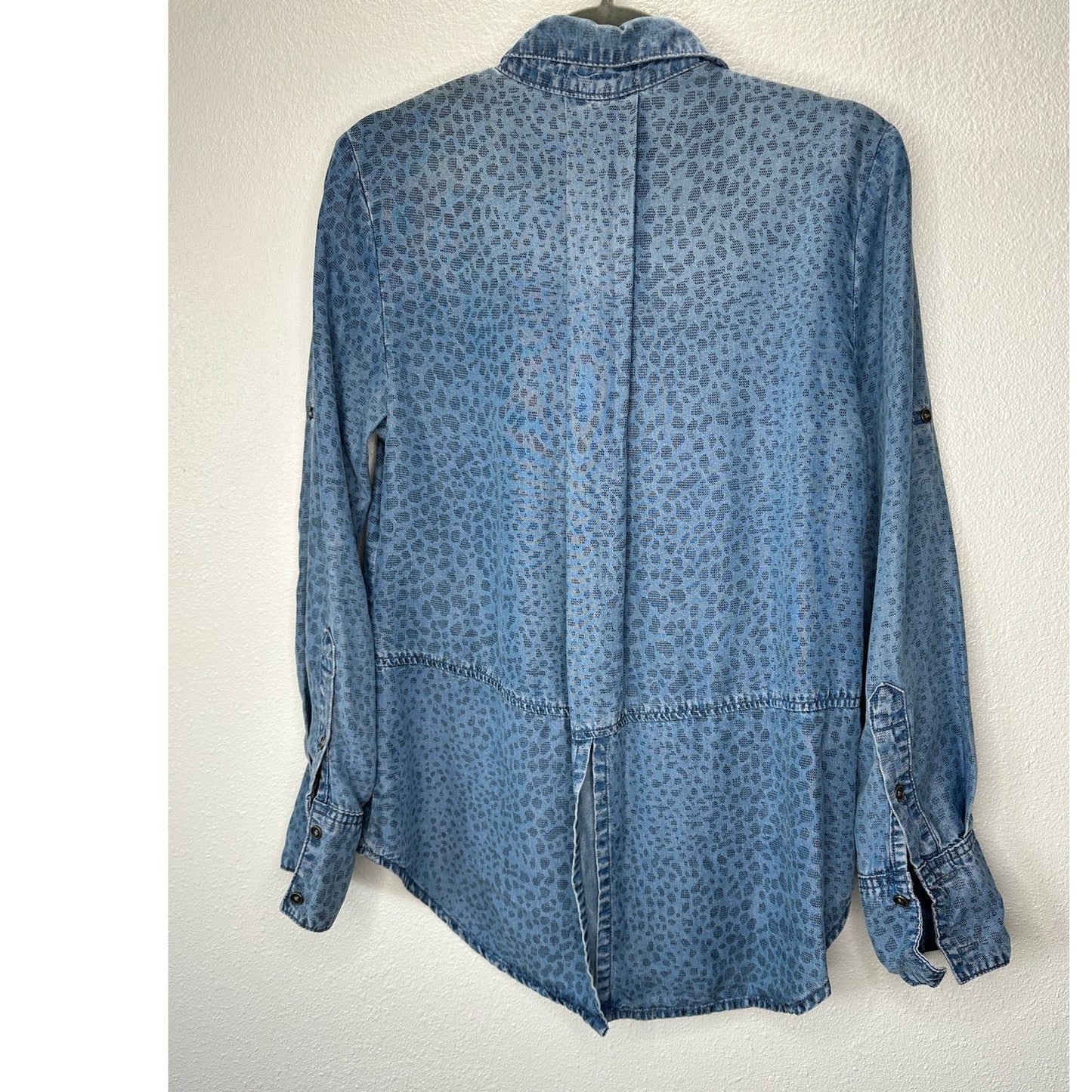 Cloth & Stone Denim Blue Animal Print Button Collared Shirt S