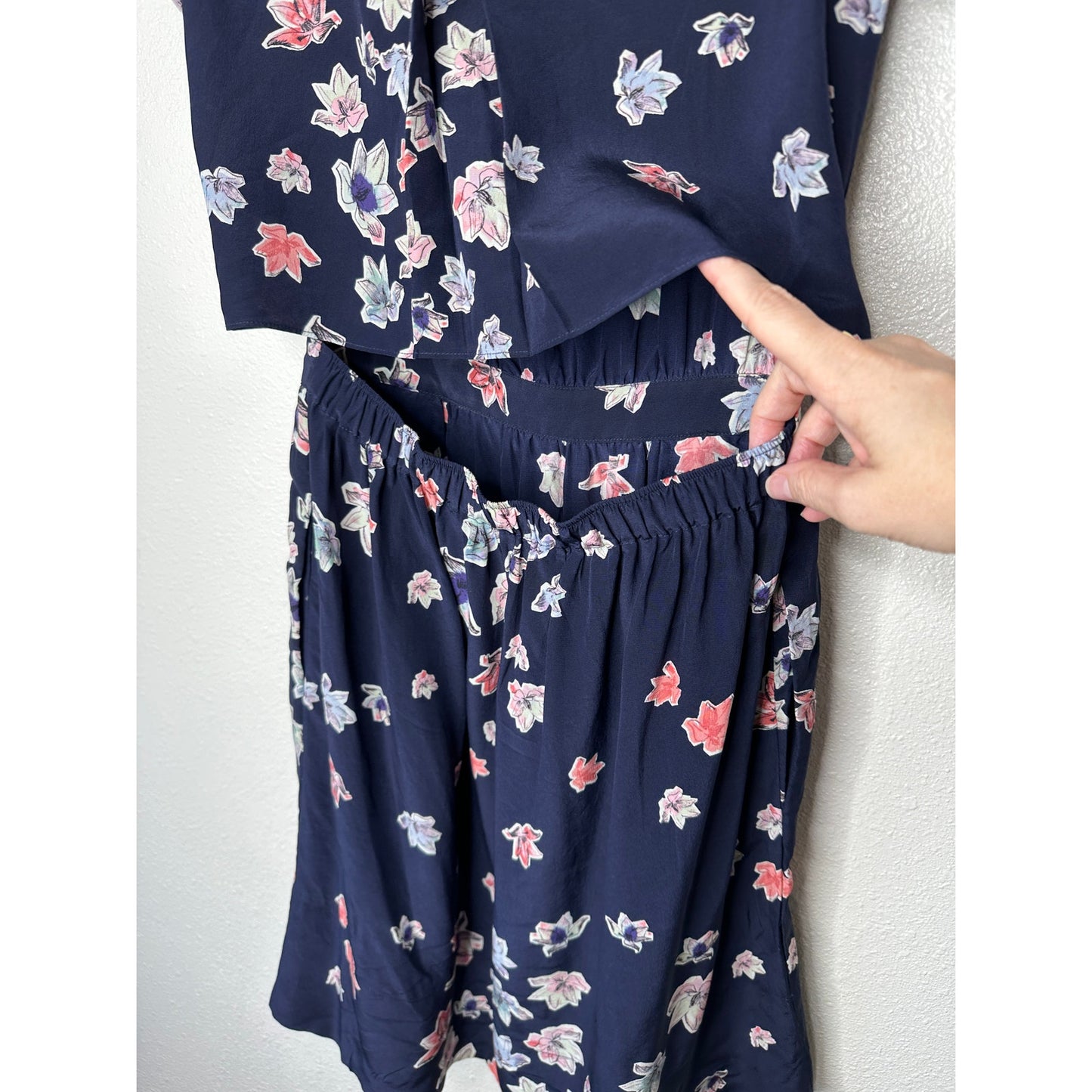 Club Monaco Ruth 100% Silk Navy Floral Open Back Dress pink blue 00
