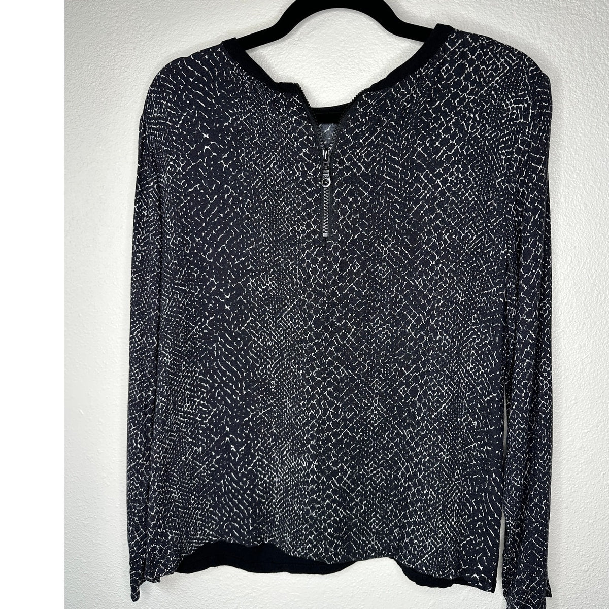 LA Made Black Cream Snake Print Front Pocket Back Zip Shirt Top S