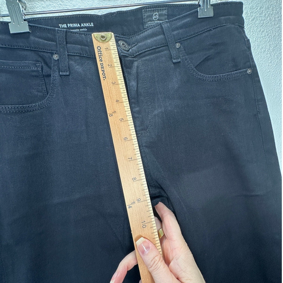 AG Black Prima Ankle Cigarette Ankle Jeans 30R