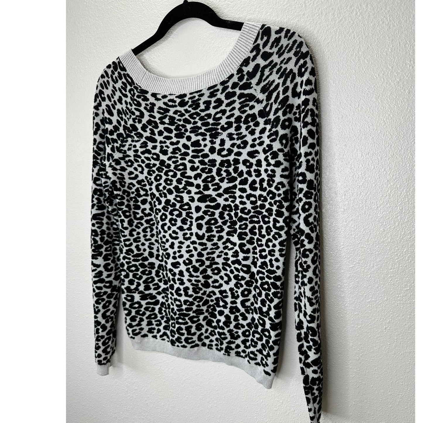 Express Black & Light Gray Leopard Print Boat neck Long Sleeve Thin Sweater M