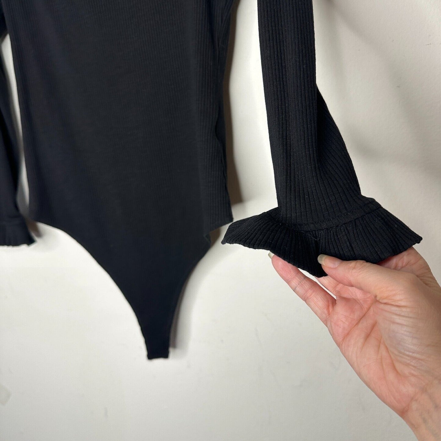 Lovers + Friends Hudson Black Rib Ruffle Off Shoulder Long Sleeve Bodysuit Large