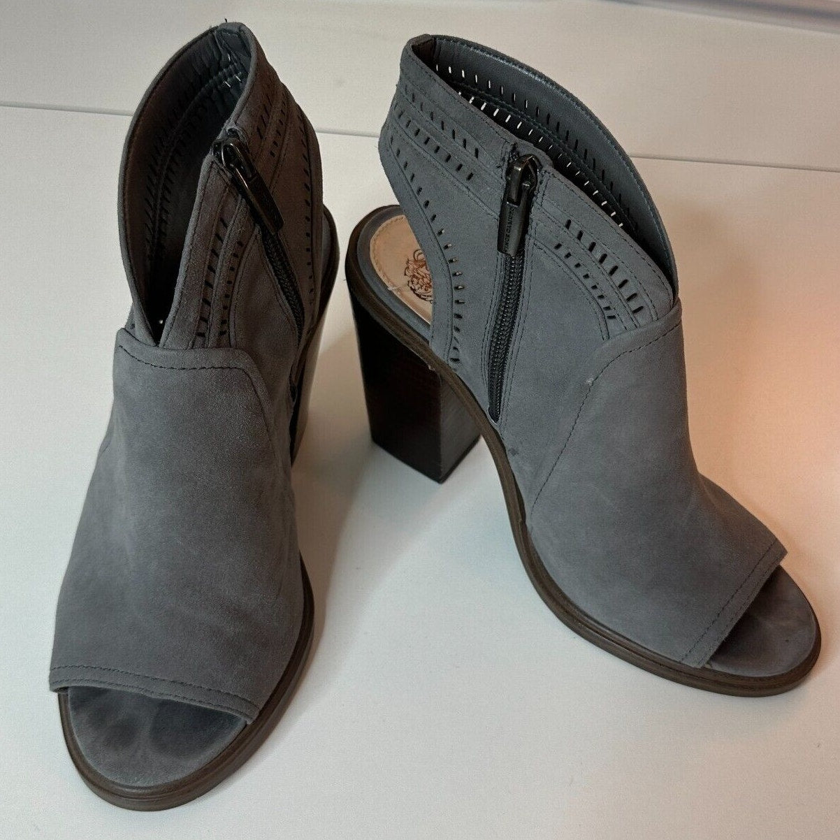 Vince Camuto Gray Koral Laser Cut Suede Open Toe Block Heel Booties Zip size 7