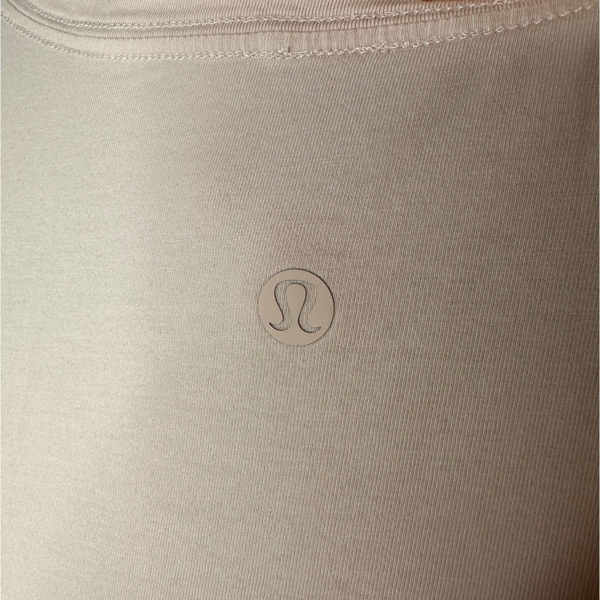 Lululemon Pale Pink Short Sleeve Round Neck Curved Hem Tee Shirt 6