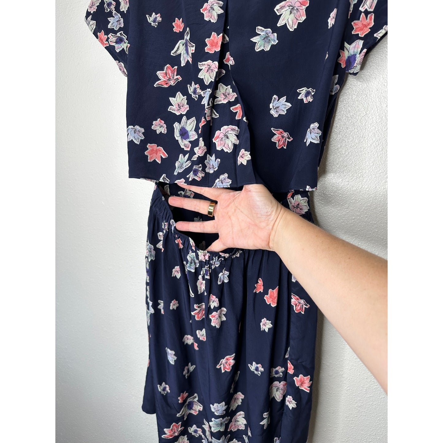 Club Monaco Ruth 100% Silk Navy Floral Open Back Dress pink blue 00
