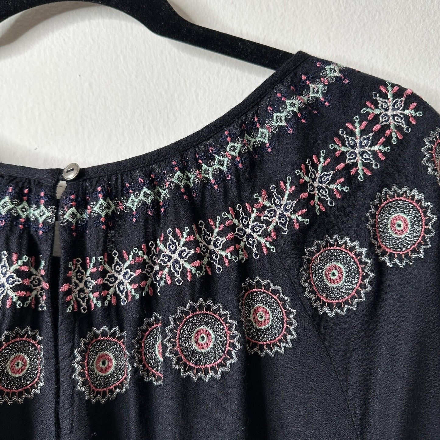 Velvet By Graham & Spencer Eva Black Peasant Top Pastel Embroidered Neck XS