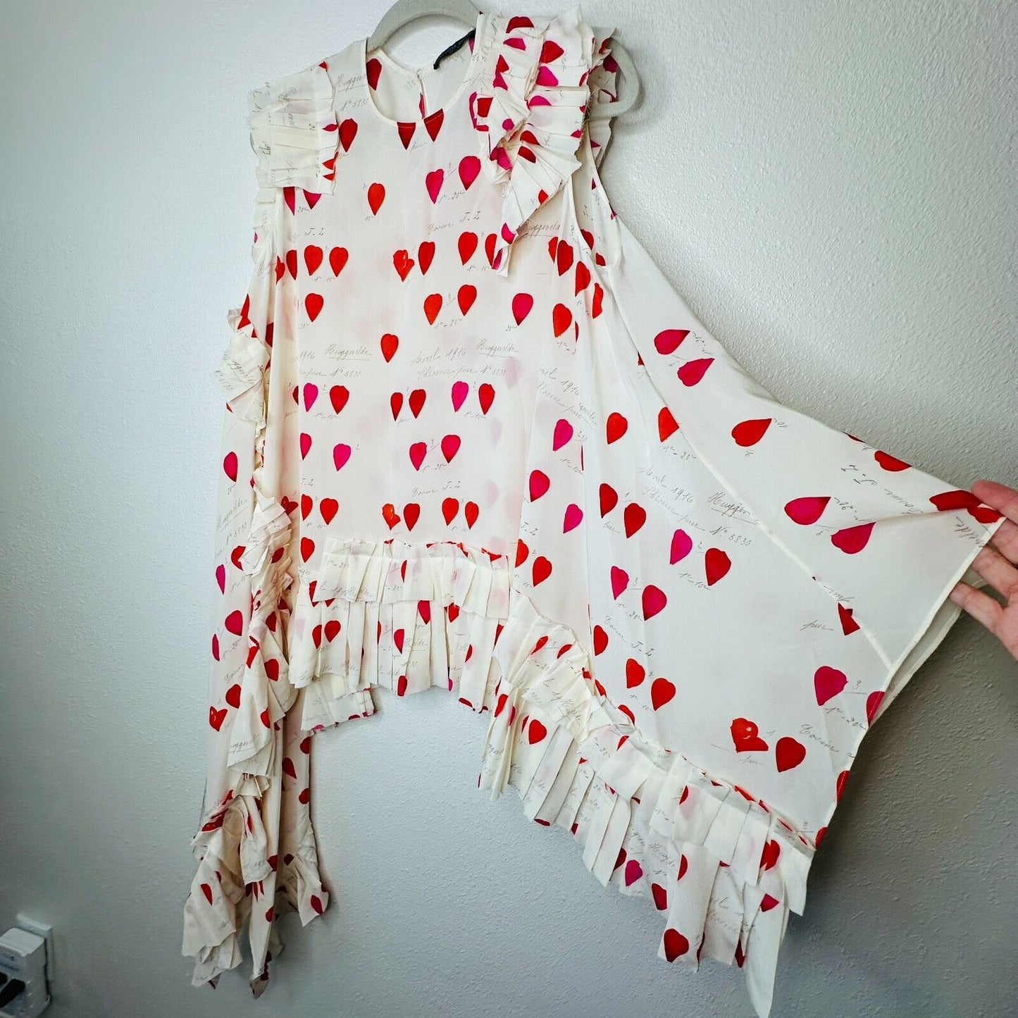 Alexander McQueen Cream Red Sleeveless Asymmetric Pleated Ruffle Blouse