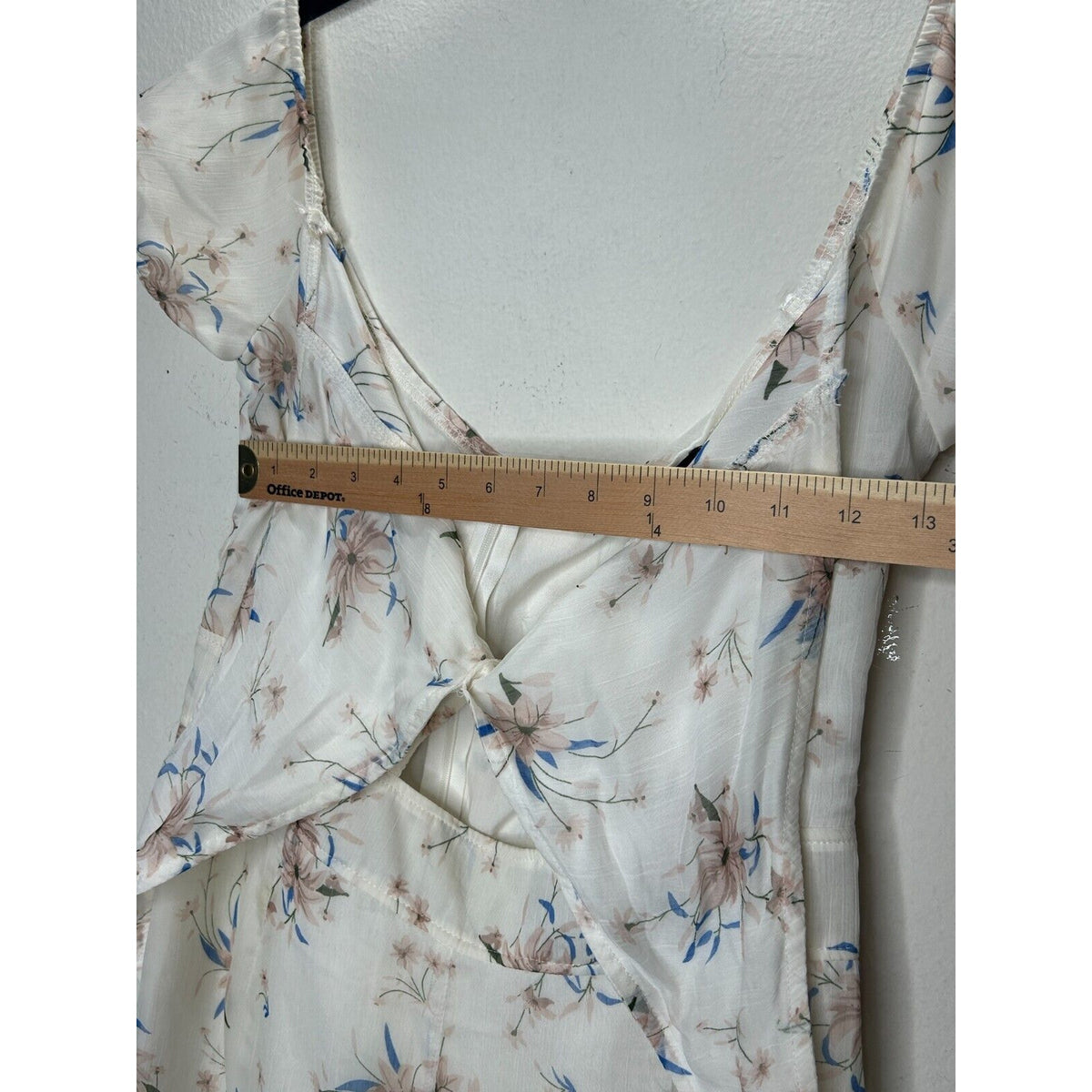 NWT OHS Ivory With Pink & blue Floral Off Shoulder Front Tie Keyhole Romper M
