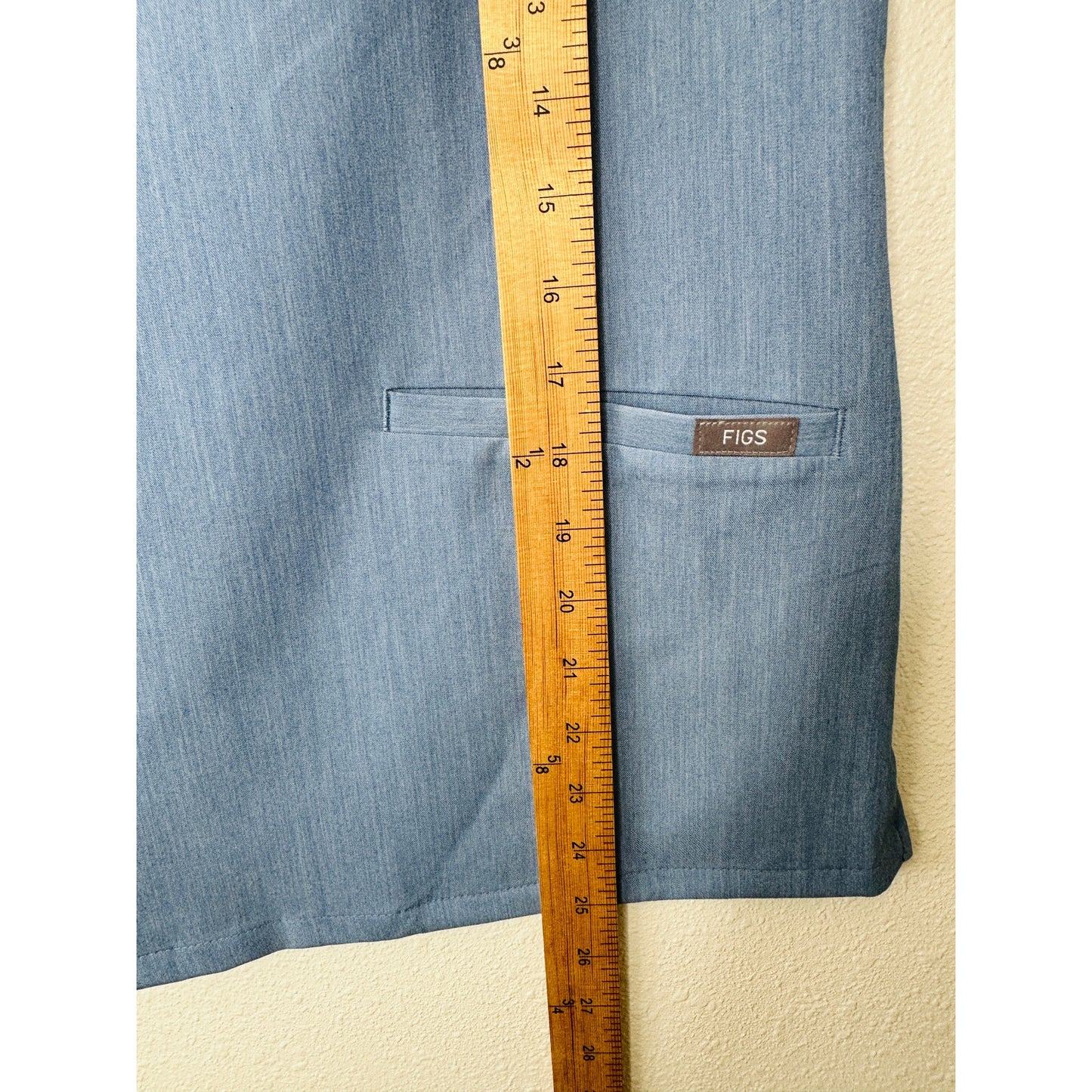 NWT Blue Denim Casma 3 Pocket Classic Fit V-Neck Scrub Top XS